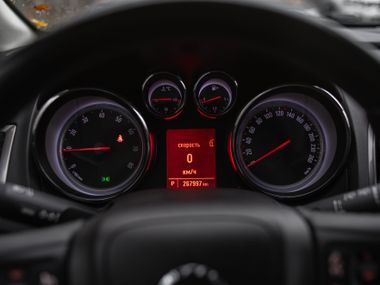 Opel Astra 2012 года, 267 887 км - вид 5