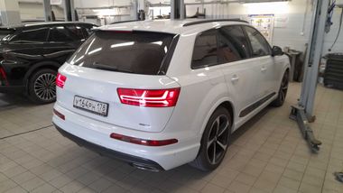 Audi Q7 2016 года, 256 662 км - вид 3