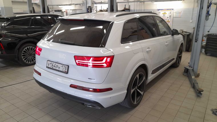 Audi Q7 2016 года, 256 662 км - вид 3