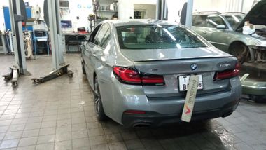 BMW 5 серия 2022 года, 12 751 км - вид 4