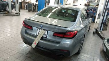 BMW 5 серия 2022 года, 12 751 км - вид 3