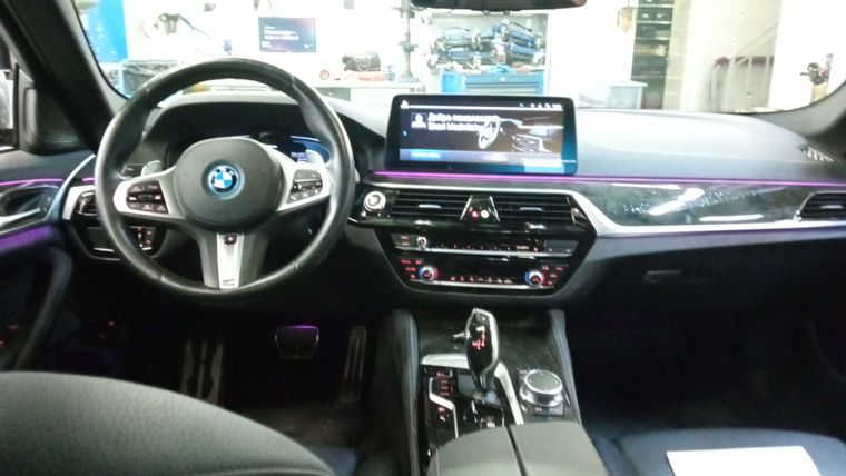 BMW 5 серия 2022 года, 12 751 км - вид 5