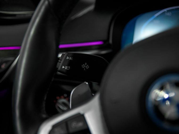 BMW 5 серия 2022 года, 12 751 км - вид 11