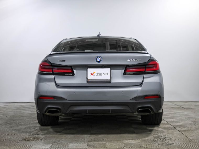 BMW 5 серия 2022 года, 12 751 км - вид 5