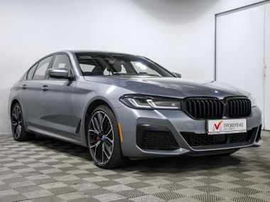 BMW 5 серия 2022 года, 12 751 км - вид 3