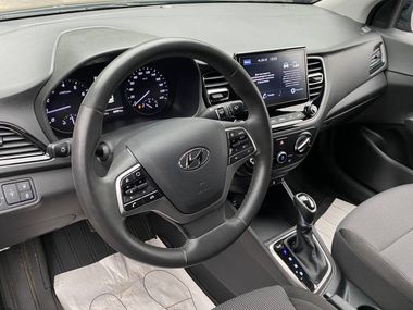 Hyundai Solaris 2021 года, 40 980 км - вид 10