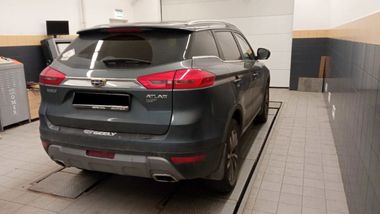Geely Atlas 2021 года, 53 474 км - вид 3
