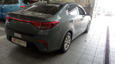 Kia Rio 2017 года, 214 225 км - вид 3