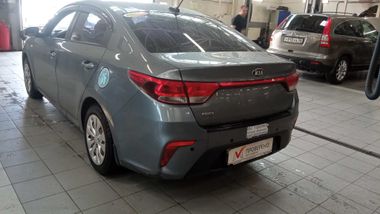 Kia Rio 2017 года, 214 225 км - вид 4