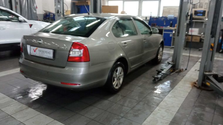 Skoda Octavia 2012 года, 344 667 км - вид 3