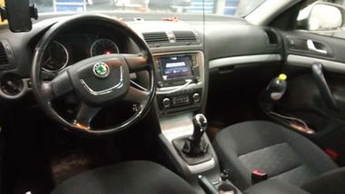 Skoda Octavia 2012 года, 344 667 км - вид 5