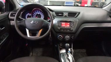 Kia Rio 2013 года, 85 700 км - вид 5