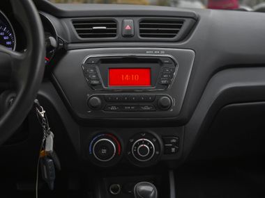 KIA Rio 2013 года, 85 700 км - вид 7