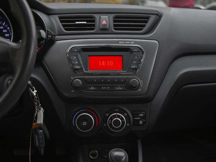 KIA Rio 2013 года, 85 700 км - вид 7