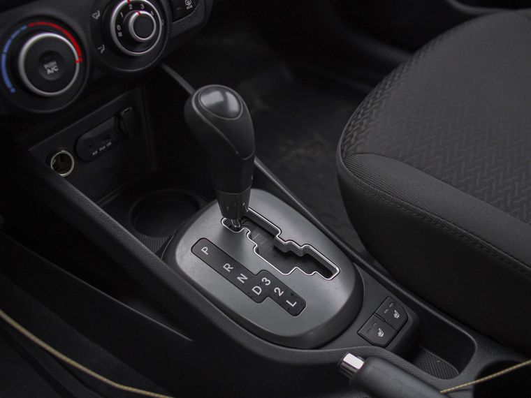 KIA Rio 2013 года, 85 700 км - вид 8