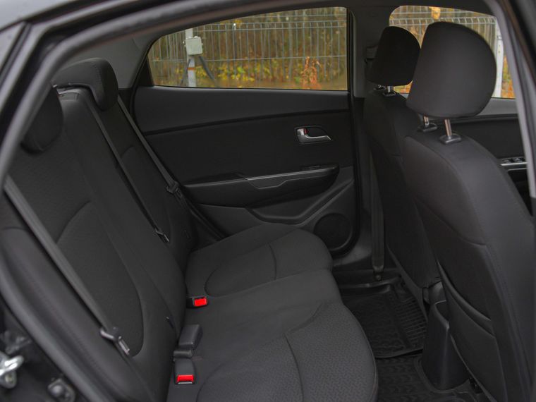 KIA Rio 2013 года, 85 700 км - вид 11