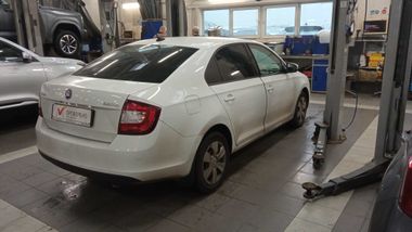 Skoda Rapid 2018 года, 88 000 км - вид 3