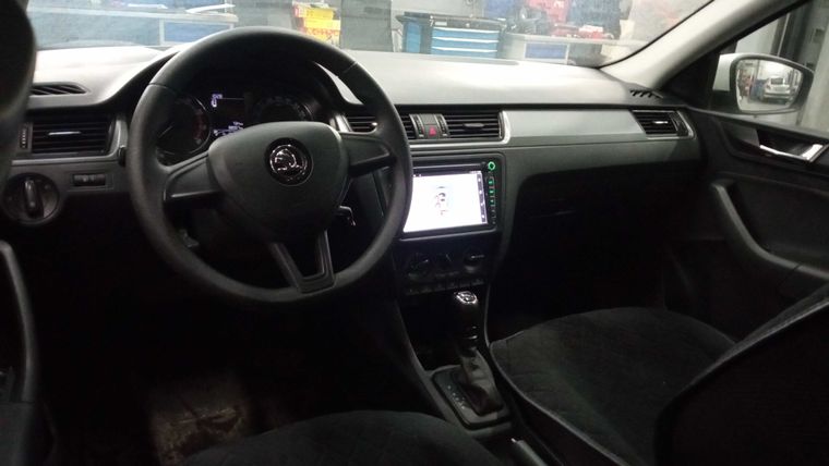 Skoda Rapid 2018 года, 88 000 км - вид 5