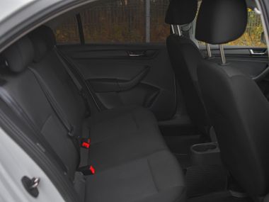 Skoda Rapid 2018 года, 88 000 км - вид 11