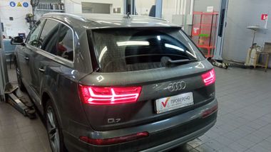 Audi Q7 2019 года, 138 279 км - вид 3