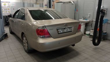 Toyota Camry 2004 года, 333 149 км - вид 4