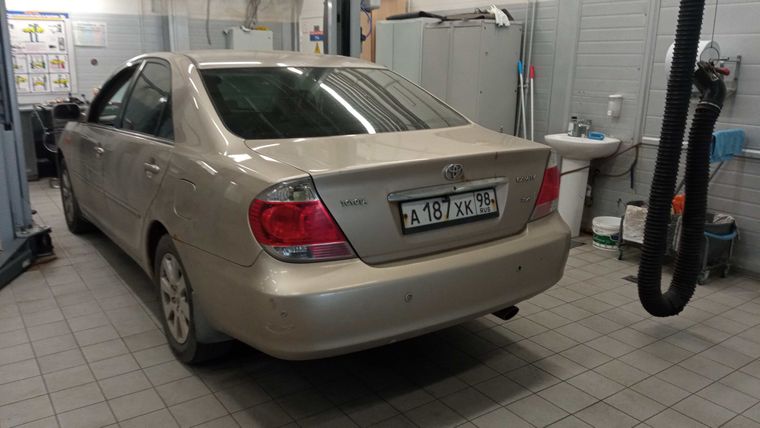 Toyota Camry 2004 года, 333 149 км - вид 4