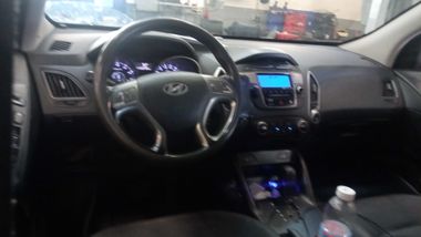 Hyundai ix35 2011 года, 266 000 км - вид 4