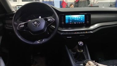 Skoda Octavia 2021 года, 292 435 км - вид 5
