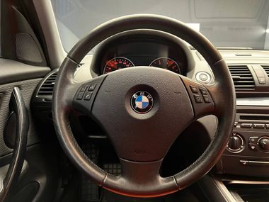 BMW 1 серия 2011 года, 252 418 км - вид 10