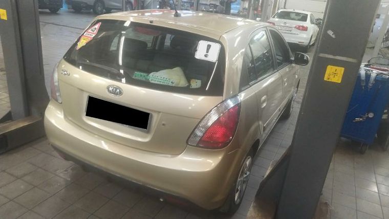 Kia Rio 2011 года, 227 636 км - вид 3