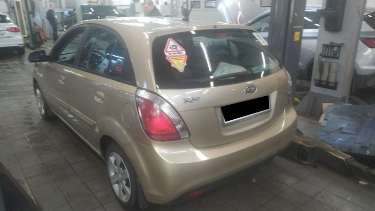 Kia Rio 2011 года, 227 636 км - вид 4