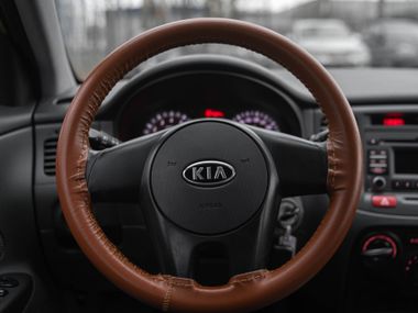 Kia Rio 2011 года, 227 636 км - вид 6