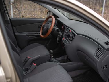 Kia Rio 2011 года, 227 636 км - вид 11