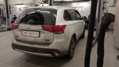 Mitsubishi Outlander 2016 года, 147 987 км - вид 3