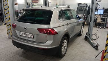 Volkswagen Tiguan 2017 года, 124 379 км - вид 3