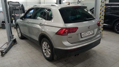 Volkswagen Tiguan 2017 года, 124 379 км - вид 4
