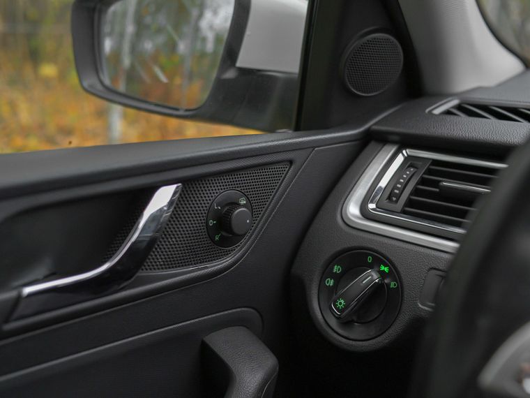 Skoda Rapid 2015 года, 177 123 км - вид 12