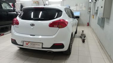 KIA Ceed 2014 года, 161 236 км - вид 3