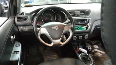 Kia Rio 2015 года, 138 111 км - вид 3