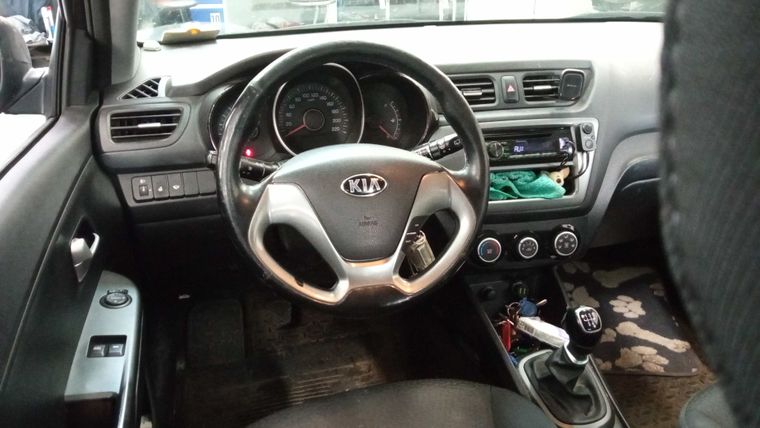 Kia Rio 2015 года, 138 111 км - вид 3