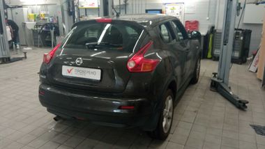 Nissan Juke 2011 года, 139 330 км - вид 4