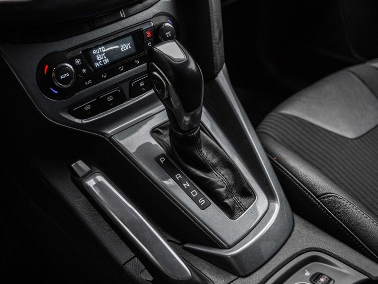 Ford Focus 2011 года, 199 000 км - вид 9