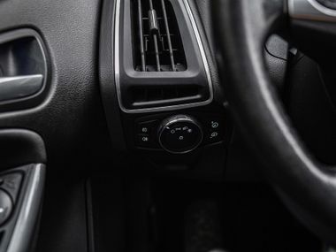 Ford Focus 2011 года, 199 000 км - вид 10
