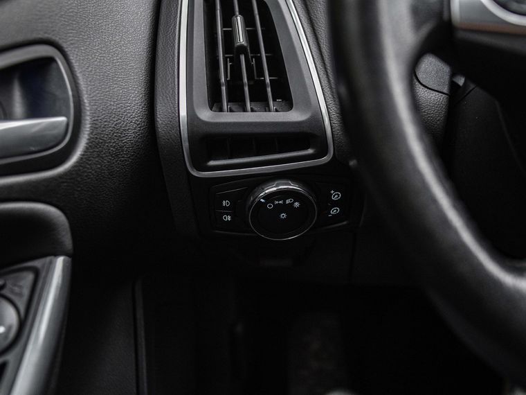 Ford Focus 2011 года, 199 000 км - вид 10