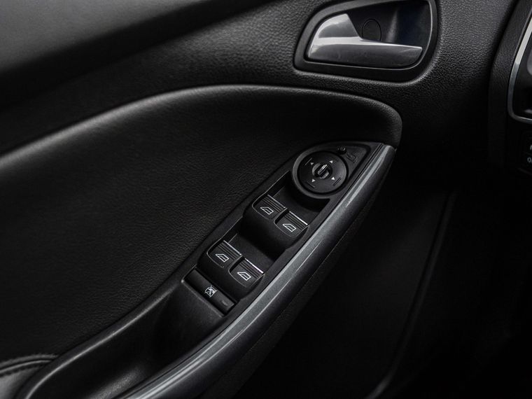 Ford Focus 2011 года, 199 000 км - вид 11