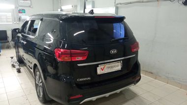 KIA Carnival 2019 года, 122 226 км - вид 3