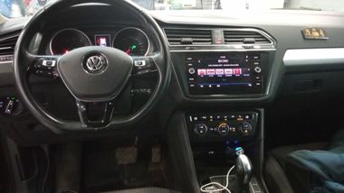Volkswagen Tiguan 2020 года, 72 130 км - вид 5