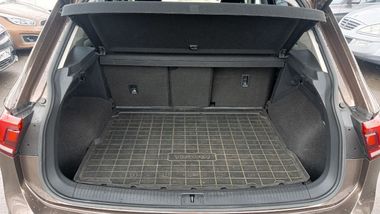 Volkswagen Tiguan 2020 года, 72 130 км - вид 18