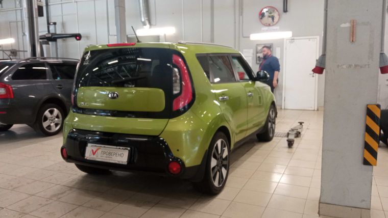 KIA Soul 2015 года, 107 038 км - вид 4