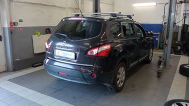 Nissan Qashqai+2 2010 года, 300 158 км - вид 3